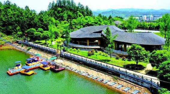 擦亮生態自然底色，做活文旅發展“大文章”